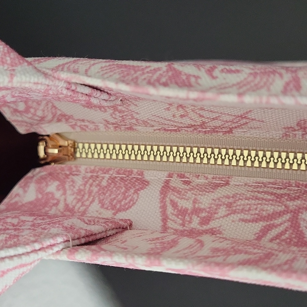 Luxury Look Handbag - Picture 6 of 9
